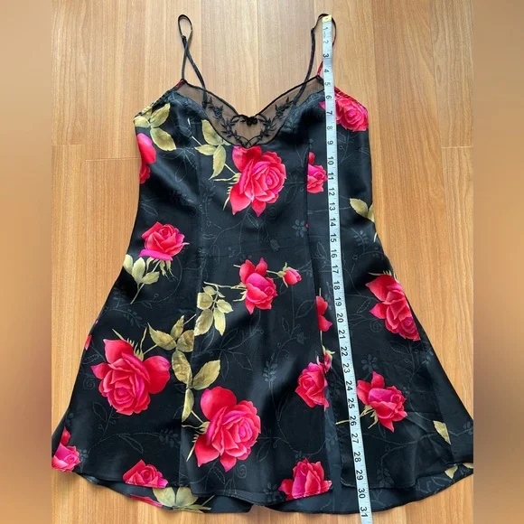 Vintage 90s Victoria’s Secret Silk Rose Chemise M Lace Trim